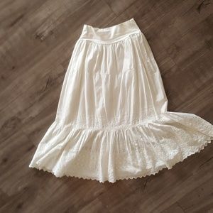 Twiggy LONDON Full eyelet lace skirt